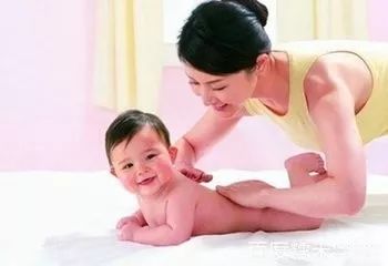 水潤(rùn)新生，呵護(hù)成長(zhǎng)——兒保科泳療館特色嬰幼兒照護(hù)服務(wù)